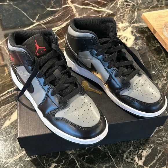 Nike Air Jordan 1 in mid black / grey - Picture 3 of 3